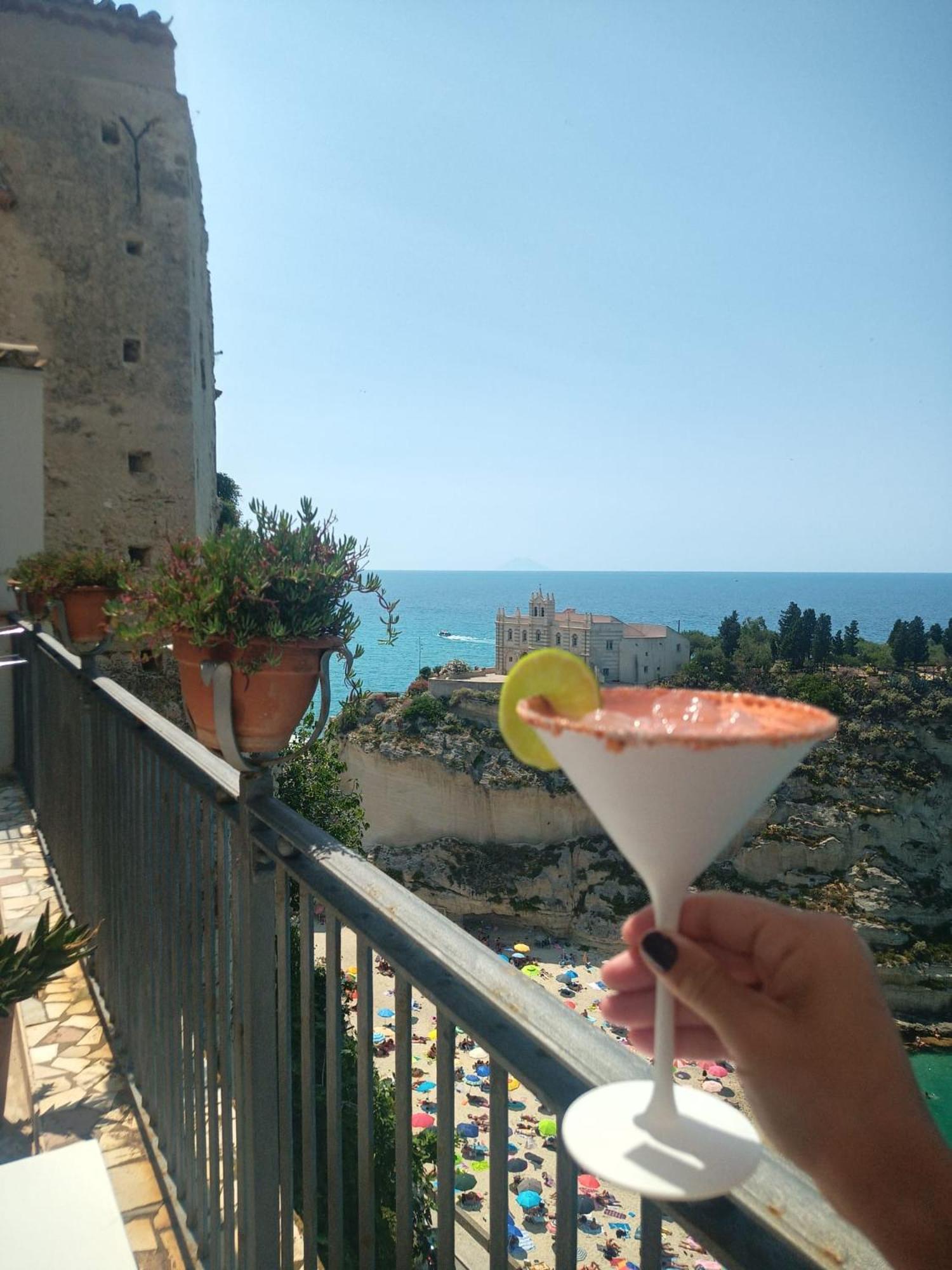 La Dolce Vita A Tropea Exteriör bild